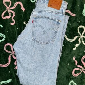 Levi’s Light Blue Denim Jeans